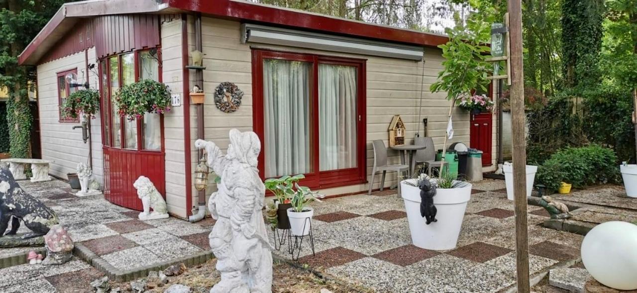 Retro Relax Resort Midden In Het Bos Op De Veluwe In พุทเทิน ภายนอก รูปภาพ
