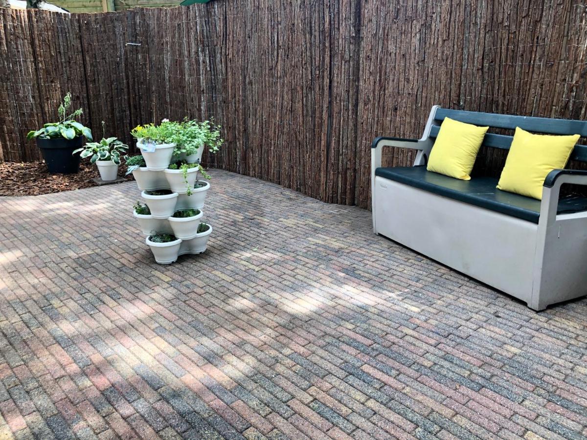 Retro Relax Resort Midden In Het Bos Op De Veluwe In พุทเทิน ภายนอก รูปภาพ