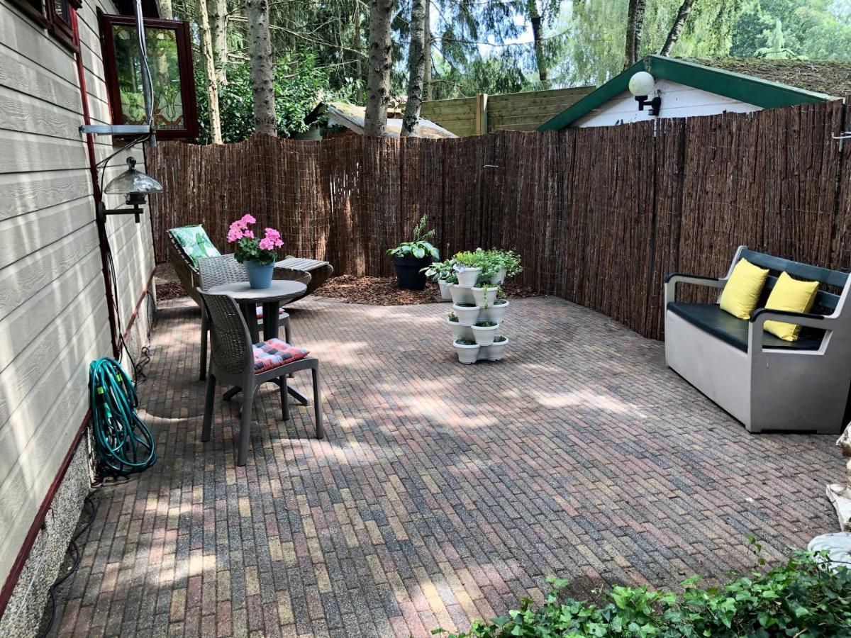 Retro Relax Resort Midden In Het Bos Op De Veluwe In พุทเทิน ภายนอก รูปภาพ